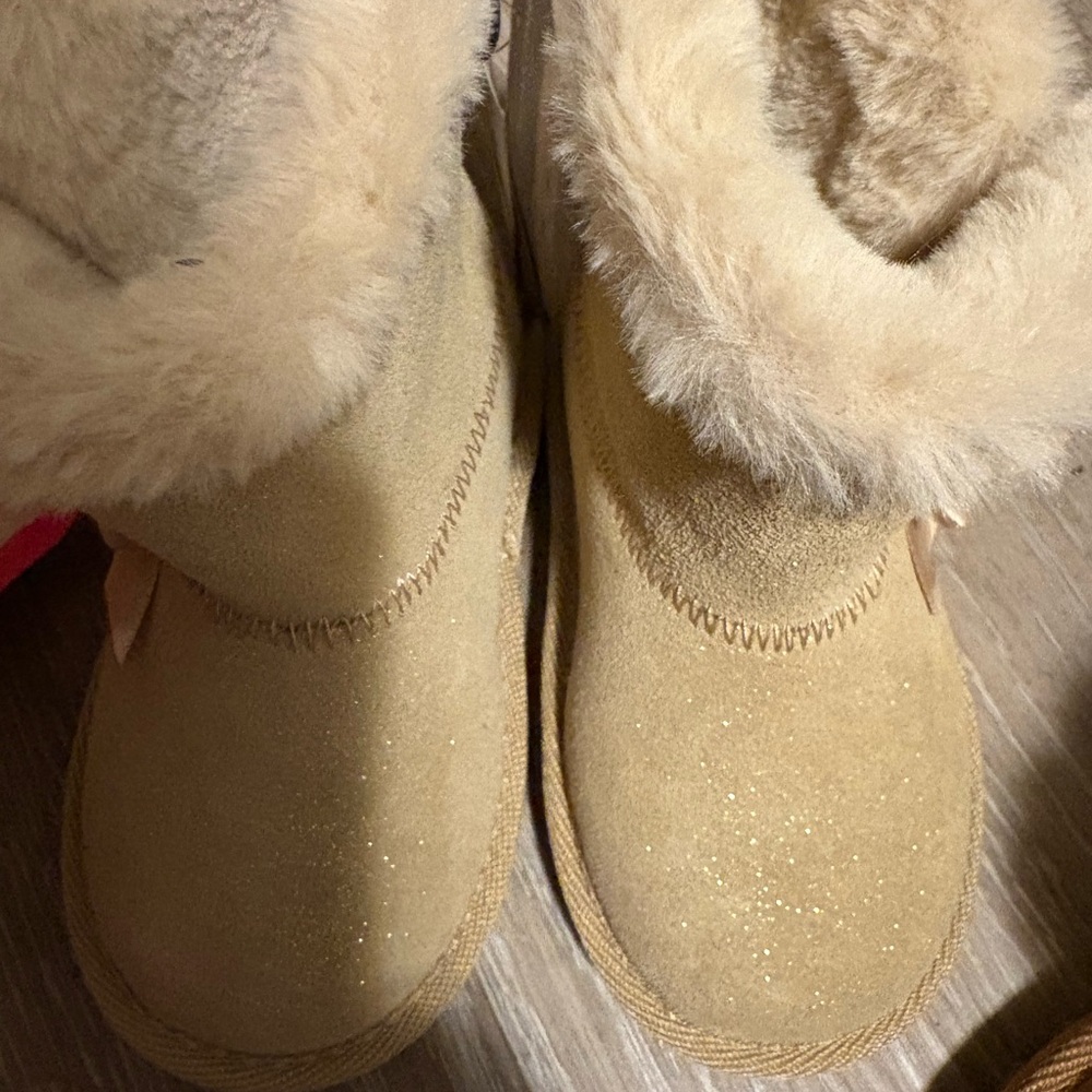 Cozy Tan Fur-Lined Women's Boots